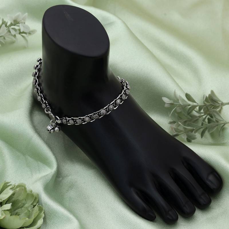 Silver color oxidised anklet