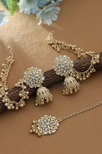 White color kundan earrings tikka set