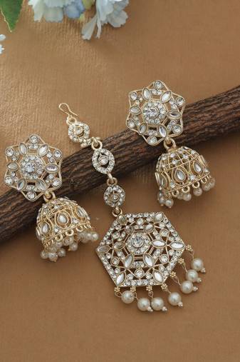 White color kundan earrings tikka set