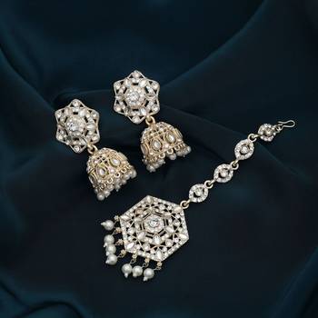 white color kundan earrings and maang tikka set 2