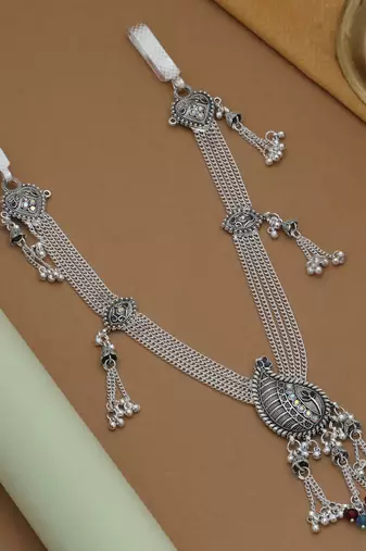 traditional oxidised finish kamarband with multitone look