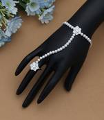 White color hath phool