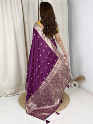 Purple banarasi satin silk zari weaving saree with embroiderd blouse piece 2