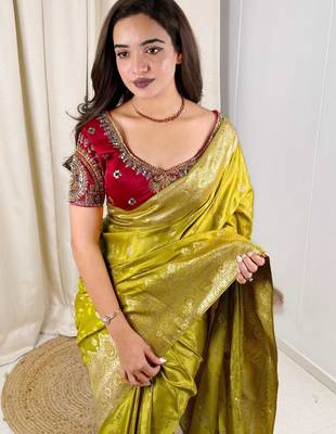 Olive banarasi satin silk zari weaving saree with embroiderd blouse piece 4