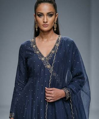 Navy blue chanderi embroidered kurta set 2