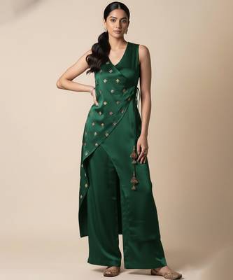 Green satin embroidered kurta set 1