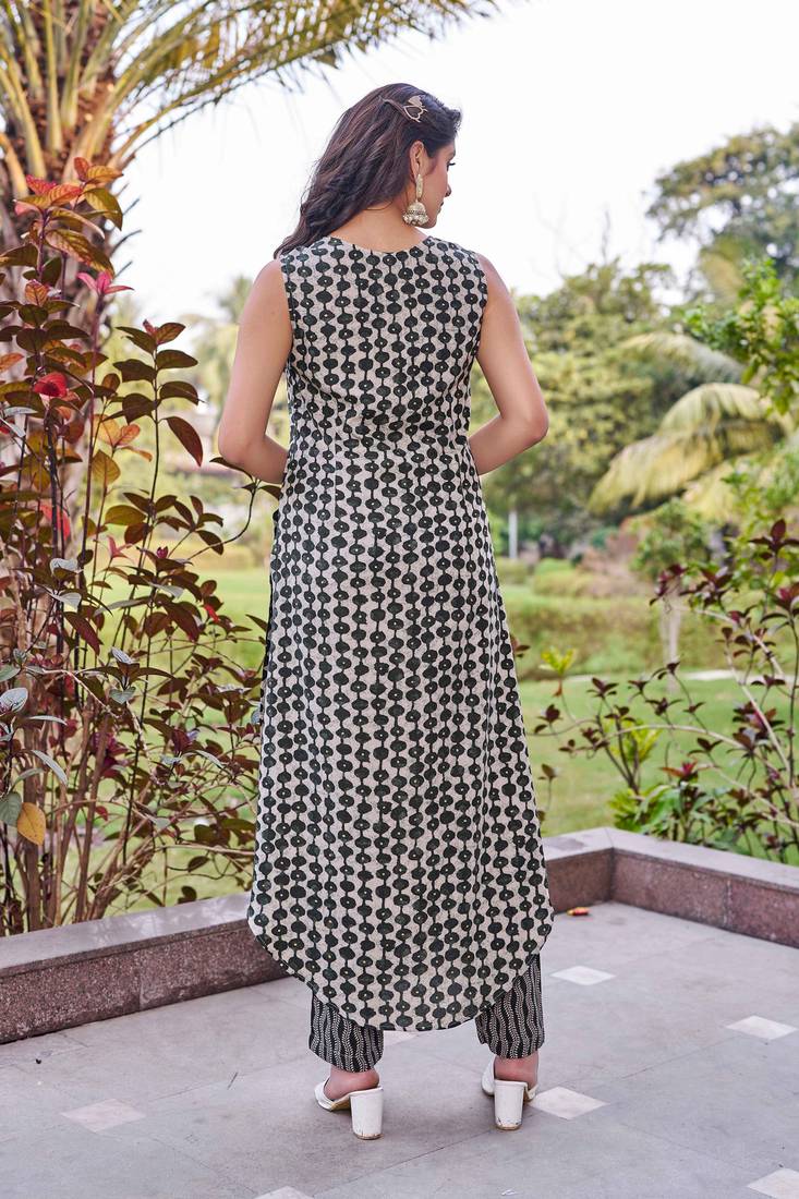 Women olive bottle green printed sleeveless kurta set