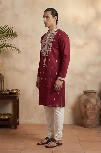maroon silk blend embroidered kurta for men
