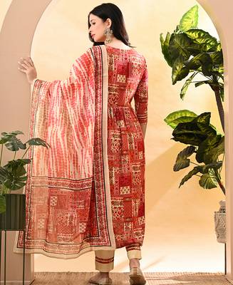 Women printed regular thread work kurta with trousers & with dupatta 3