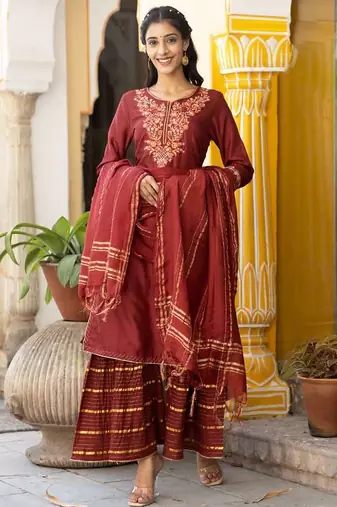 Women ethnic motifs embroidered regular thread work kurta with sharara & with dupatta