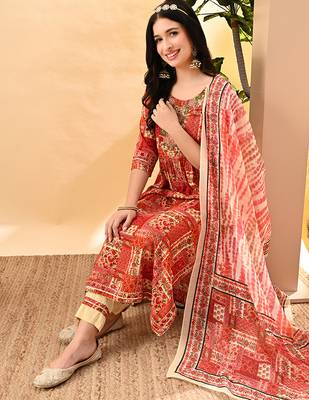 Women printed regular thread work kurta with trousers & with dupatta 5