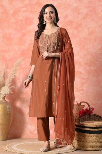 Women ethnic motifs embroidered regular thread work kurta with trousers & with dupatta