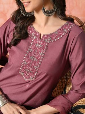 Women ethnic motifs embroidered regular thread work kurta with trousers & with dupatta 2