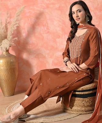 Women ethnic motifs embroidered regular thread work kurta with trousers & with dupatta 5