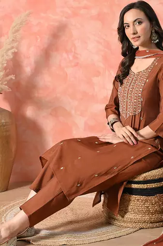 Women ethnic motifs embroidered regular thread work kurta with trousers & with dupatta