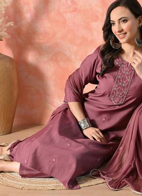 Women ethnic motifs embroidered regular thread work kurta with trousers & with dupatta 5