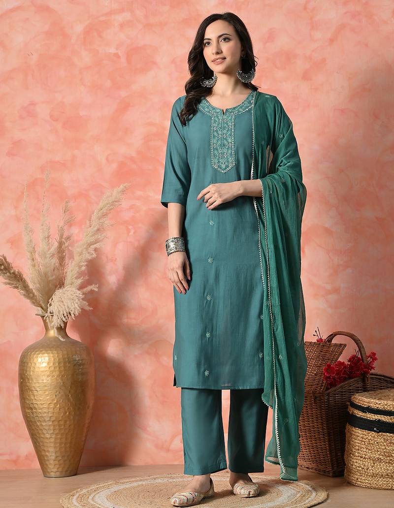 Women ethnic motifs embroidered regular thread work kurta with trousers & with dupatta