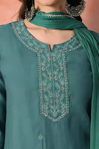 Women ethnic motifs embroidered regular thread work kurta with trousers & with dupatta
