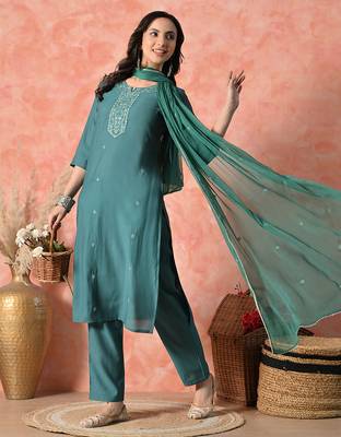 Women ethnic motifs embroidered regular thread work kurta with trousers & with dupatta 5