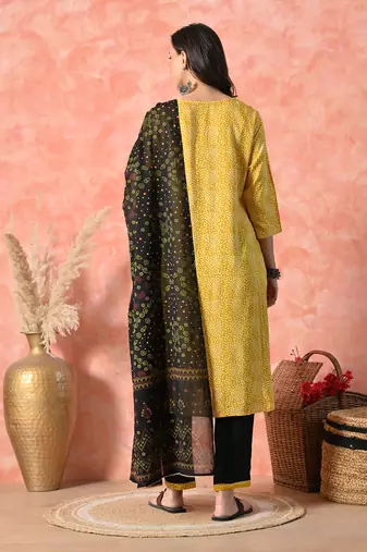 Bandhani printed regular thread work kurta with trousers & dupatta