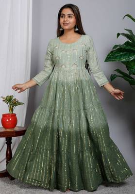 Blocked dyed round neck three-quarter regular sleeves aharkali shape 1
