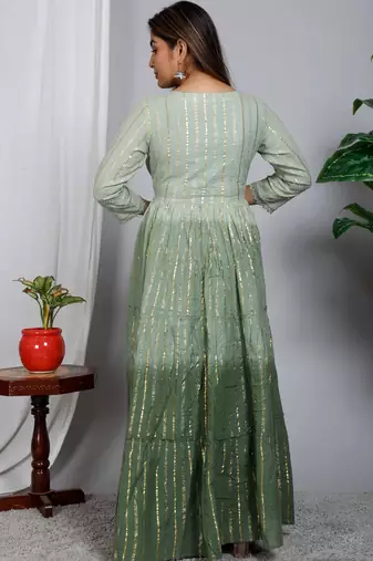 Blocked dyed round neck three-quarter regular sleeves aharkali shape