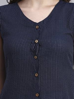 Women navy solid kantha dress 5