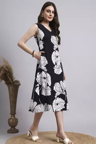 Women black floral rayon dress