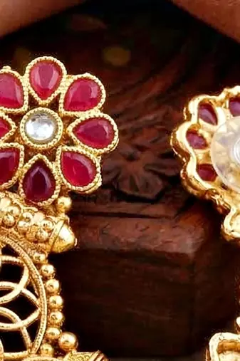 Lucky jewellery gold-plated ruby & green color long traditional necklace set