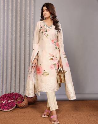 Women cream floral chanderi kurta set 2