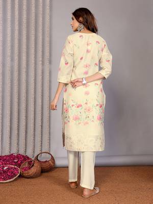 Women off white floral chanderi kurta set 5