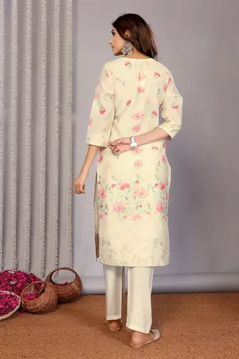 Women off white floral chanderi kurta set
