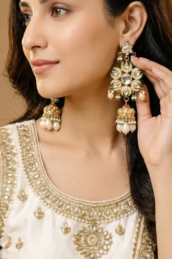 Gold plated navratan necklace set with earrings