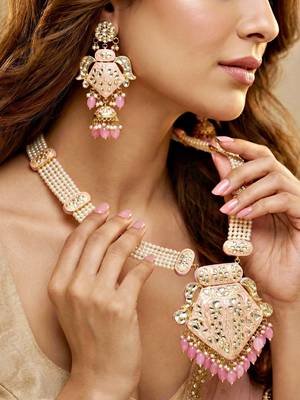 Traditional pink kundan & pearl long necklace set for women 2