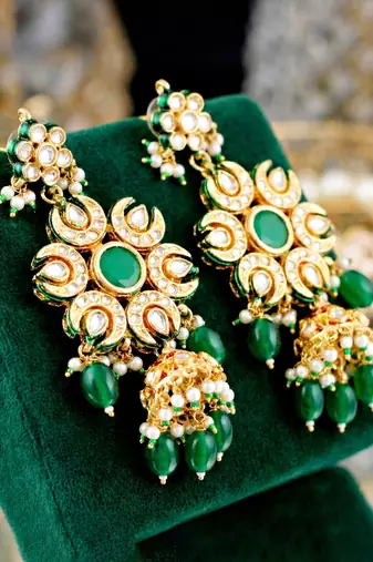 Gold plated navratan necklace set with earrings