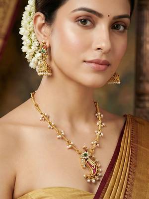 Traditional gold-tone paisley pendant necklace set 1