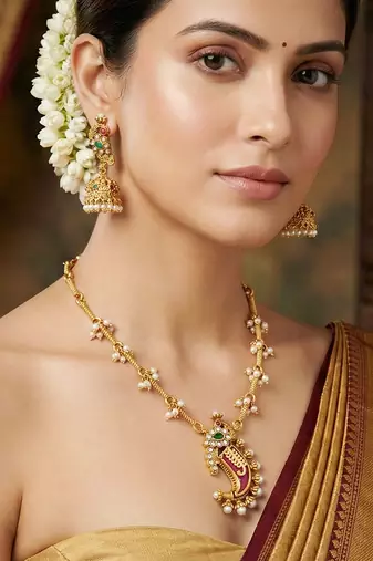 Traditional gold-tone paisley pendant necklace set