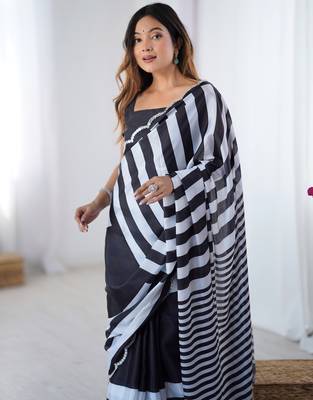 Chiffon digital print scallped border foil mirror work saree 5
