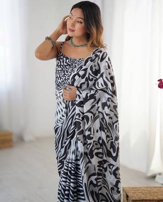 Chiffon digital print scallped border foil mirror work saree 4