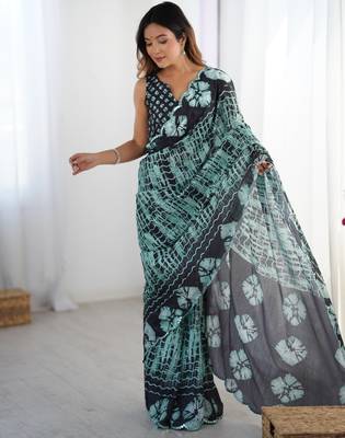 Chiffon digital print scallped border foil mirror work saree 1