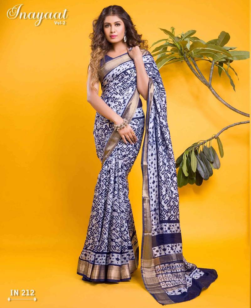 Navy blue contemporary interlocking maze print saree