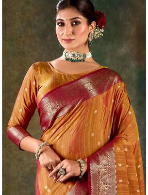 Amber gold banarasi silk saree with crimson zari border 2