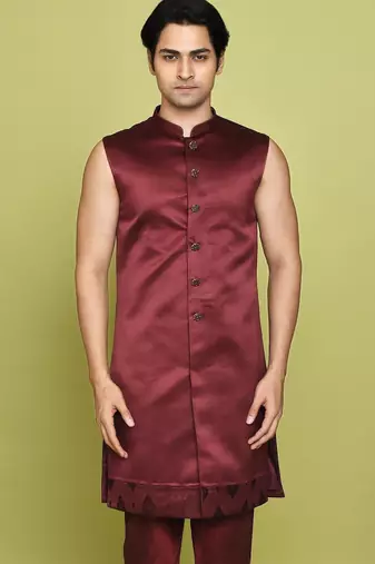 Mahroon front open pattern design with detached inside sleeveless jacket indo western