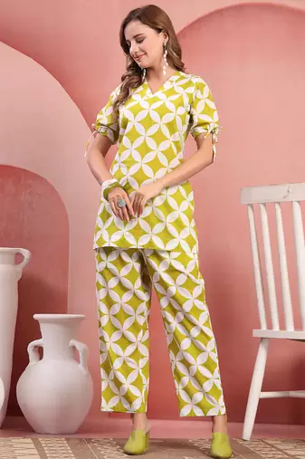 Women parrot green cotton floral printed co ord sets stitched