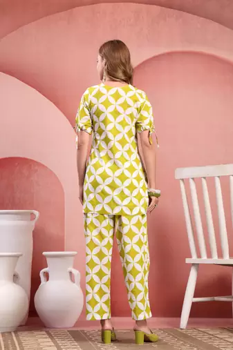 Women parrot green cotton floral printed co ord sets stitched