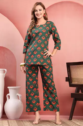Women green cotton floral printed co ord sets stitched