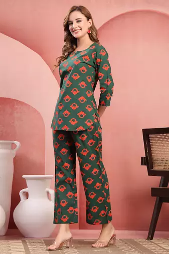 Women green cotton floral printed co ord sets stitched