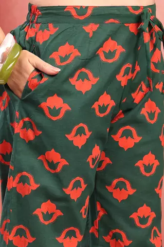 Women green cotton floral printed co ord sets stitched