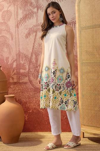 Women cream cotton printed kurta