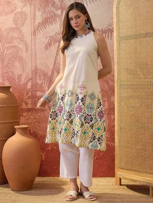 Women cream cotton printed kurta 5